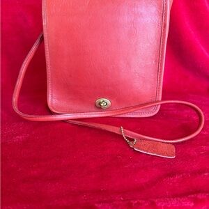 Vintage Coach Compact Pouch Crossbody Messenger Bag in Classic Red